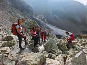 Dal MONTE MADONNINO (2502 m.), salito dalla ripida cresta nord e sceso dal pietroso canalone ovest,ai LAGHI DEI CURIOSI, CABIANCA e ZELTO, il 22 settembre 2013 - FOTOGALLERY